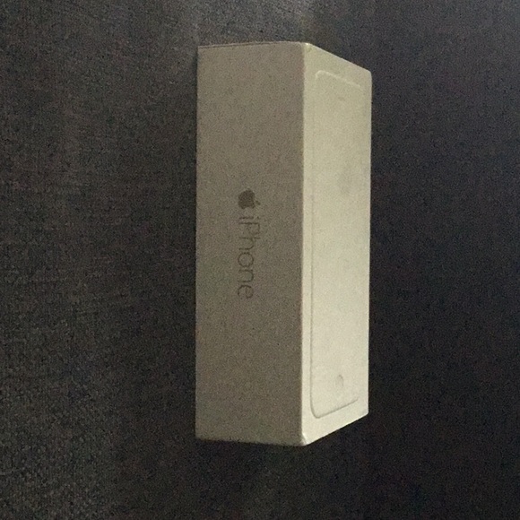 iPhone 6 perfect condition no scratches - Picture 2 of 3